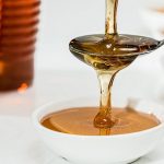 Uporabite ekstraktor medu za hitro pridobivanje medu